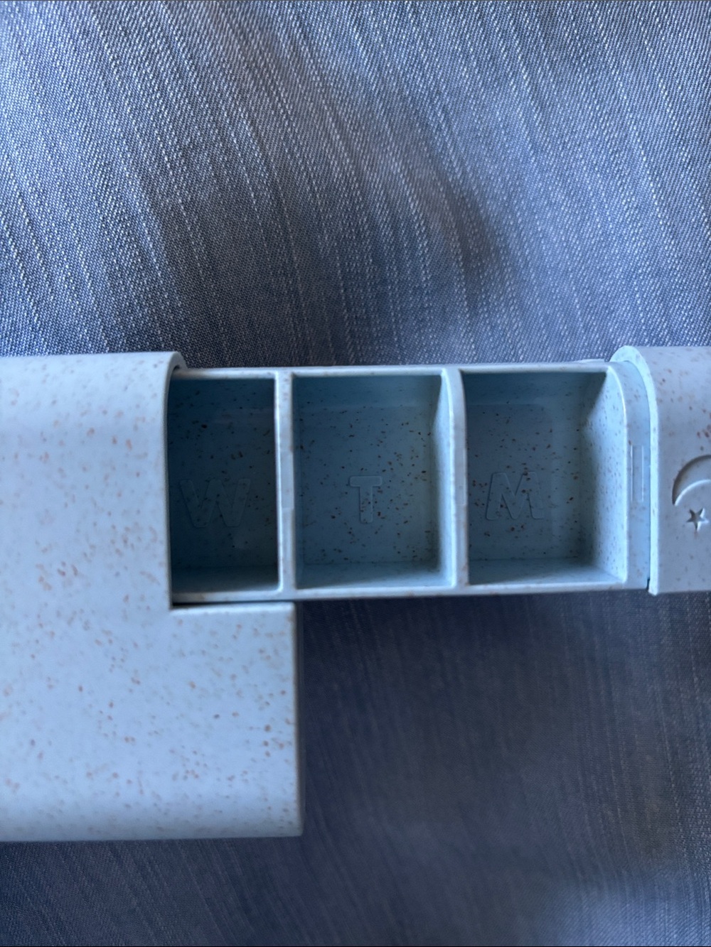 PILLAR AM/PM Twice a Day Pill Organizer - Powder Blue - Picture 9 of 14